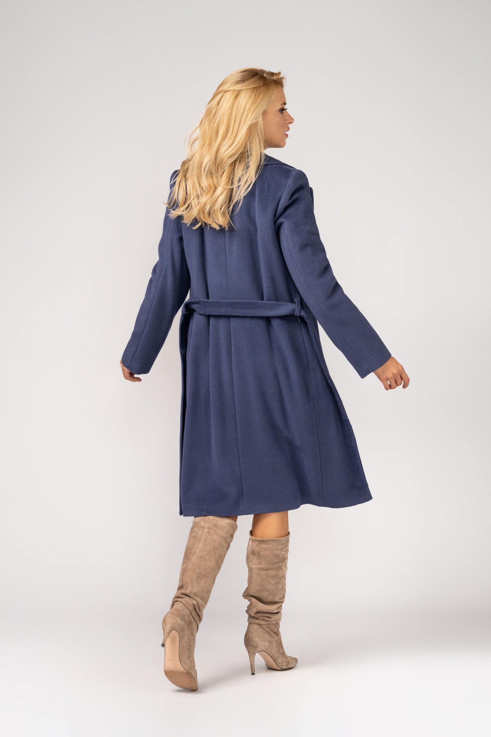 Elegancki, wełniany płaszcz z paskiem do kolan w kolorze dżinsowym