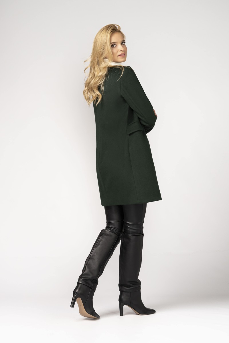 Minimalistyczny, butelkowo-zielony, nieocieplany płaszcz z patką m527