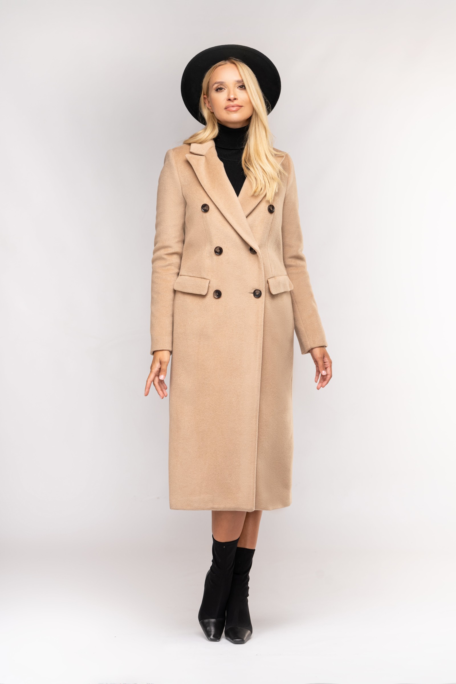 Prosta, camelowa, dwurzędowa dyplomatka m528