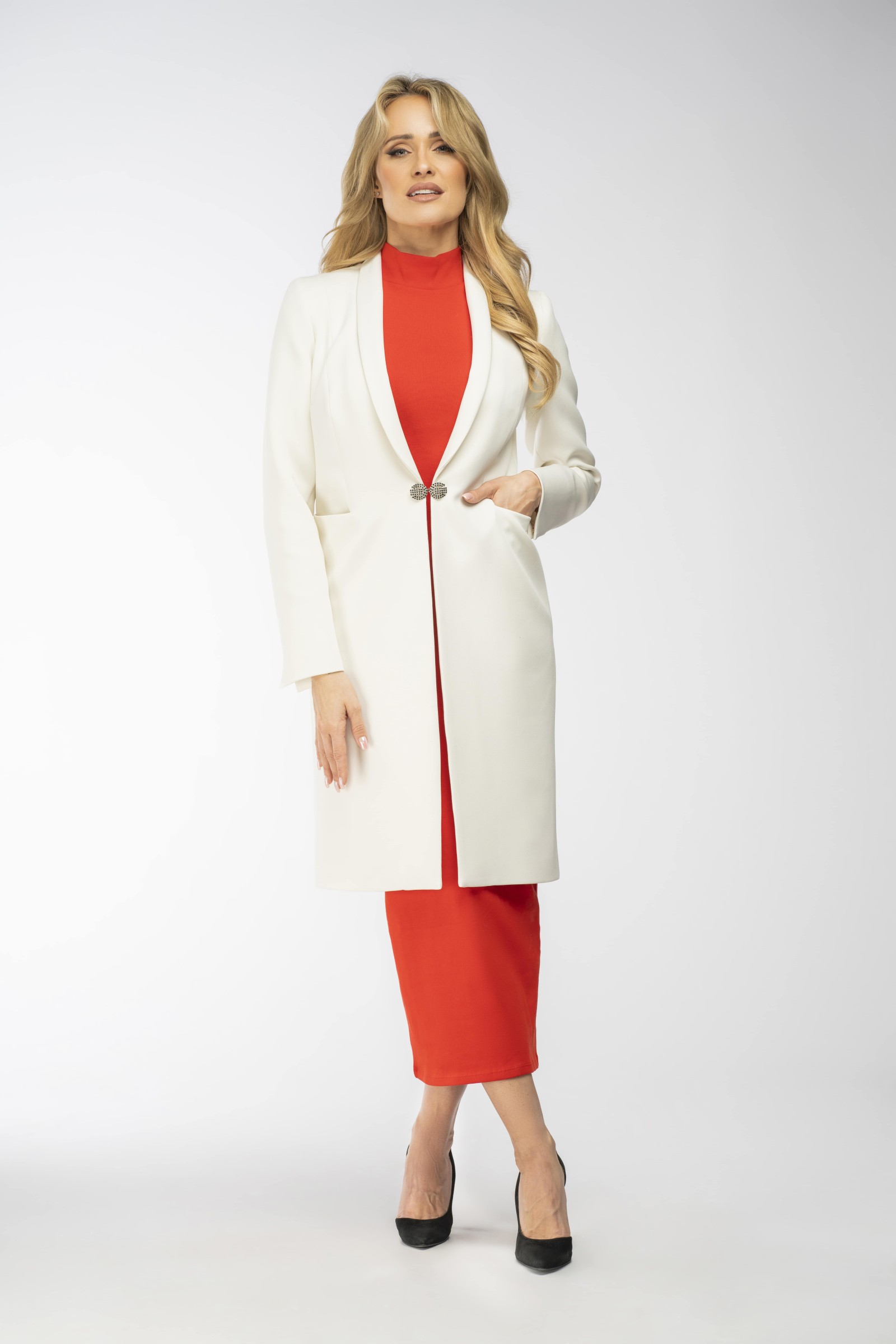 Elegancki, prosty płaszcz bez paska m508