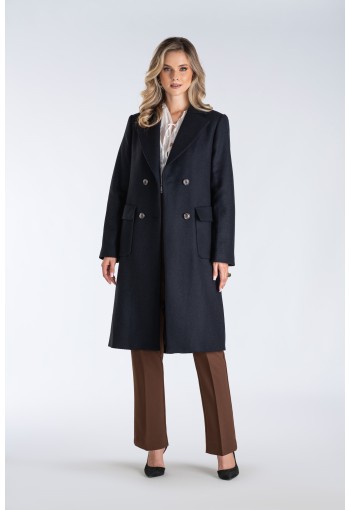 Klasyczny płaszcz dwurzędowy z kontrafałdą i szerokimi klapami – ponadczasowa elegancja w praktycznym i ocieplanym wydaniu.