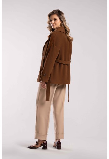 M579 krótki wełniany płaszcz damski oversize z paskiem w kolorze ciemny camel - tył