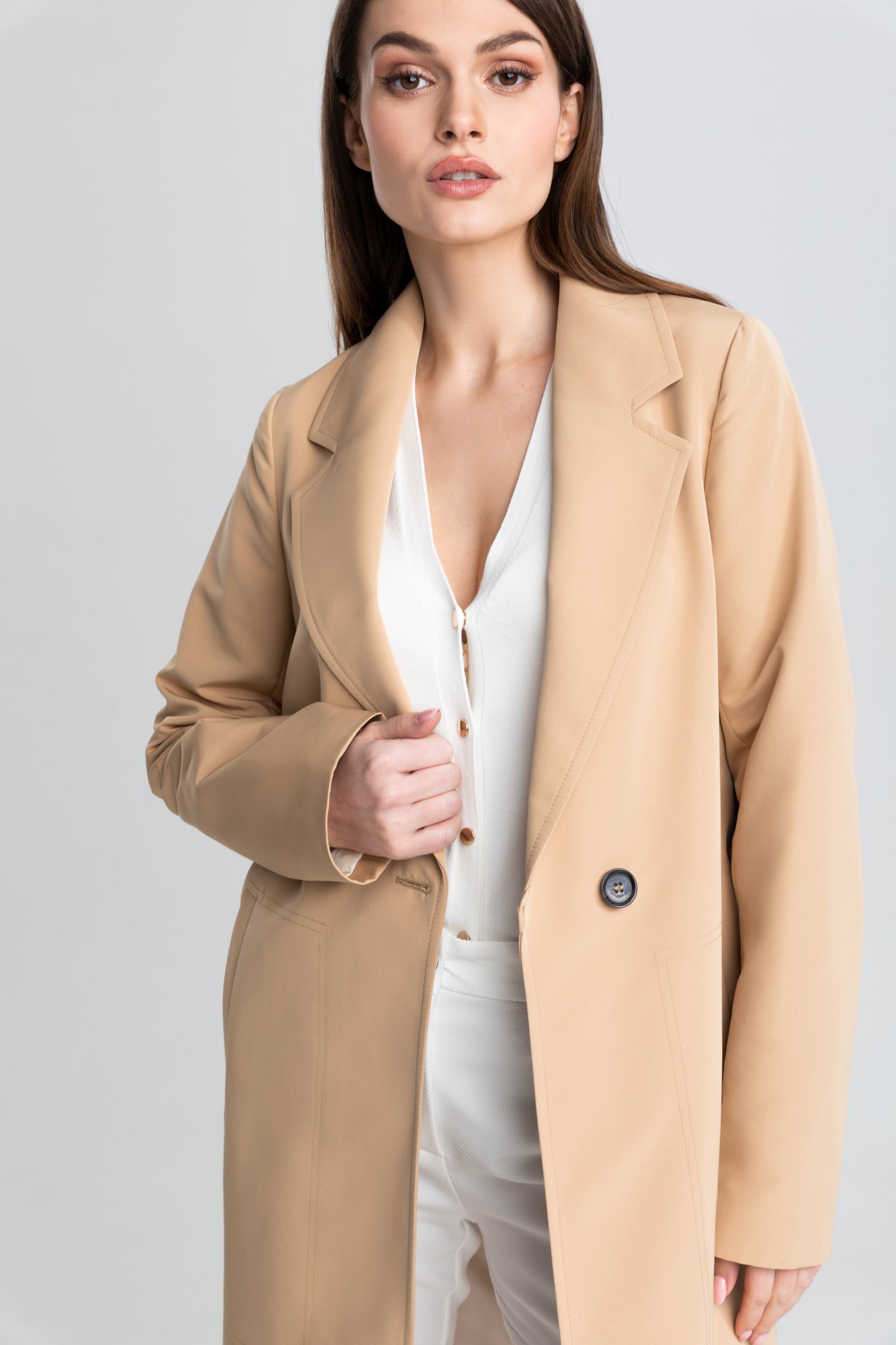 Minimalistyczny prochowiec m462 camelowy Szulist