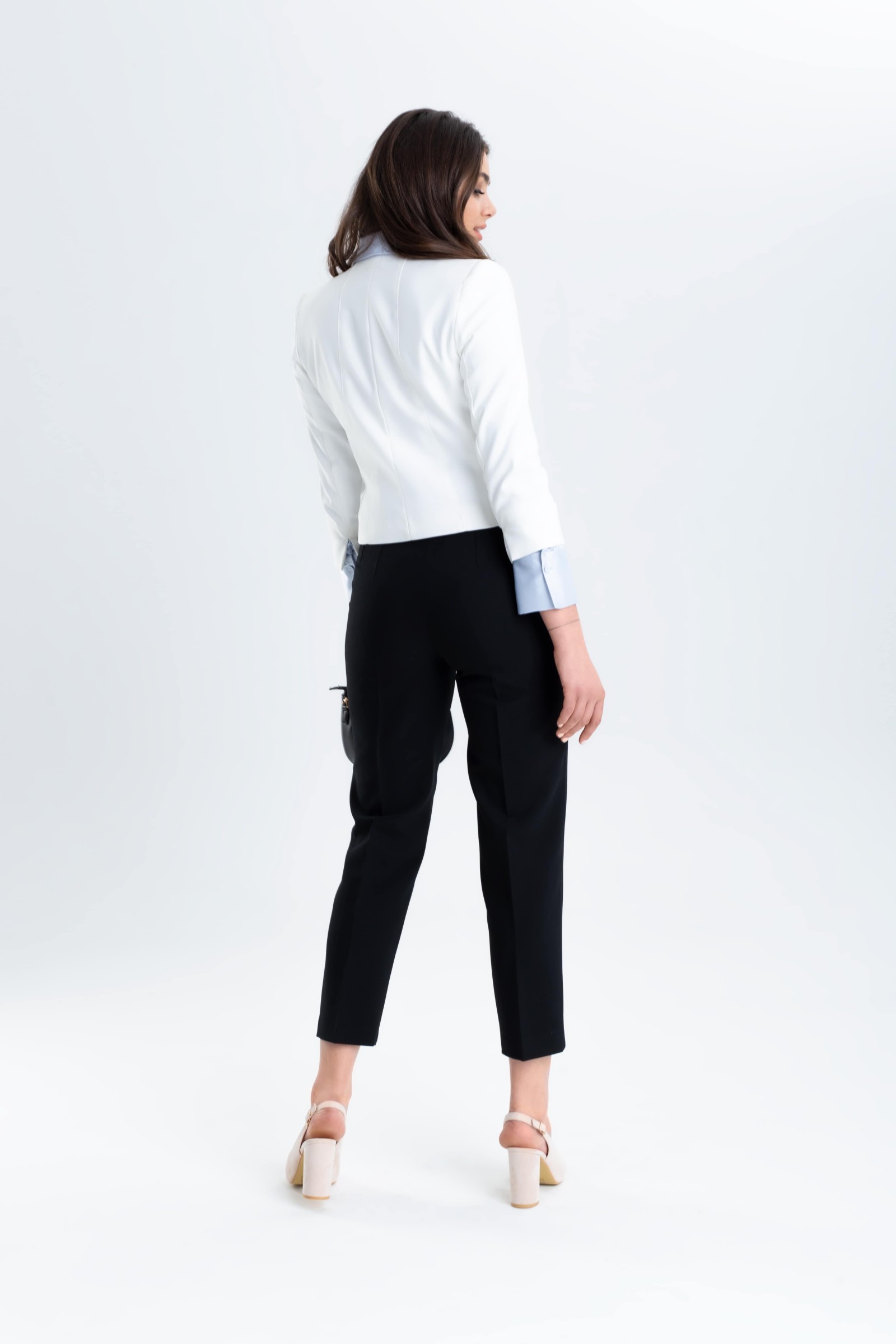 Klasyczny, elegancki żakiet typu chanel m646 Szulist