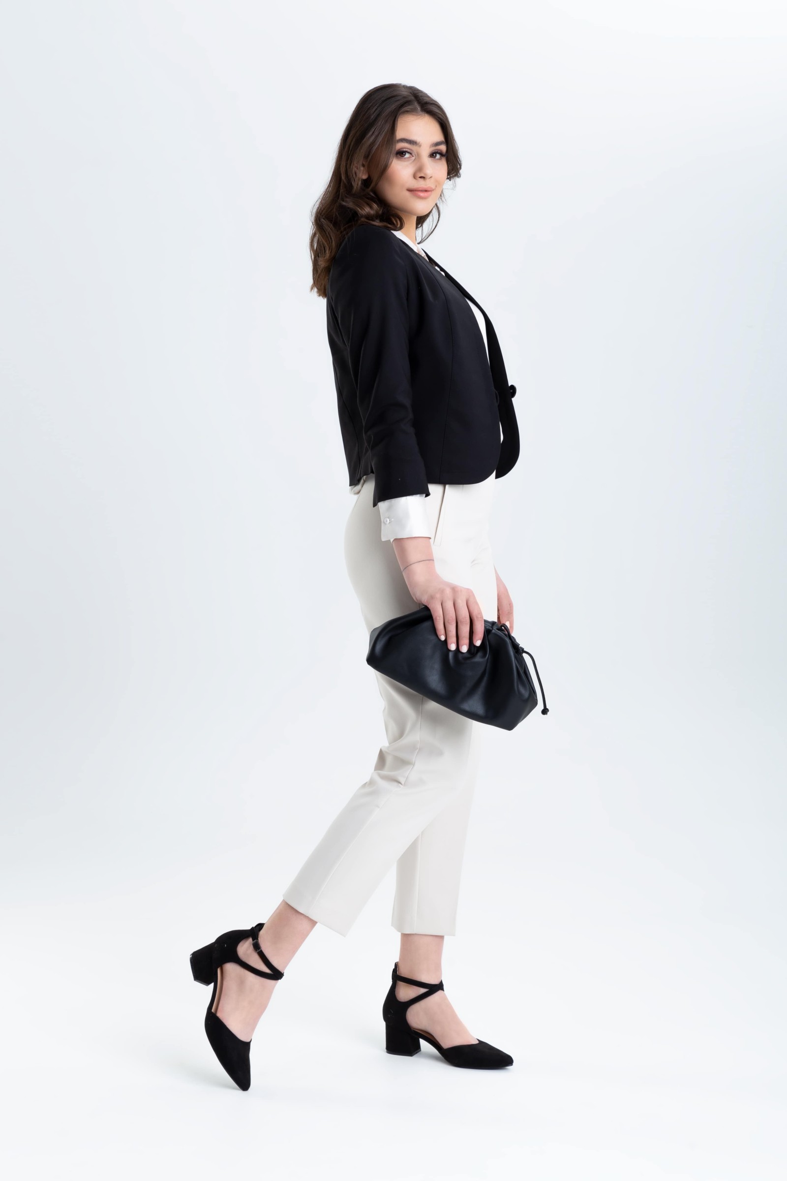 Klasyczny, elegancki żakiet typu chanel m646 Szulist