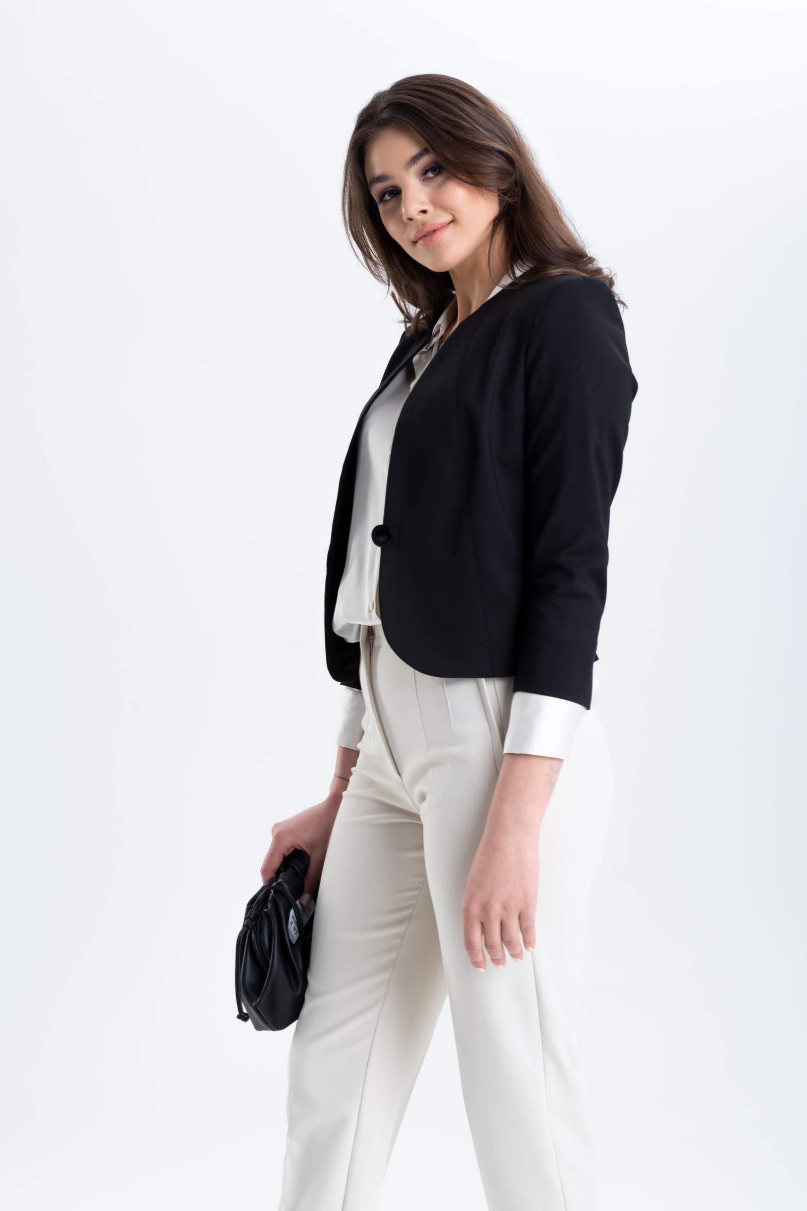 Klasyczny, elegancki żakiet typu chanel m646 Szulist