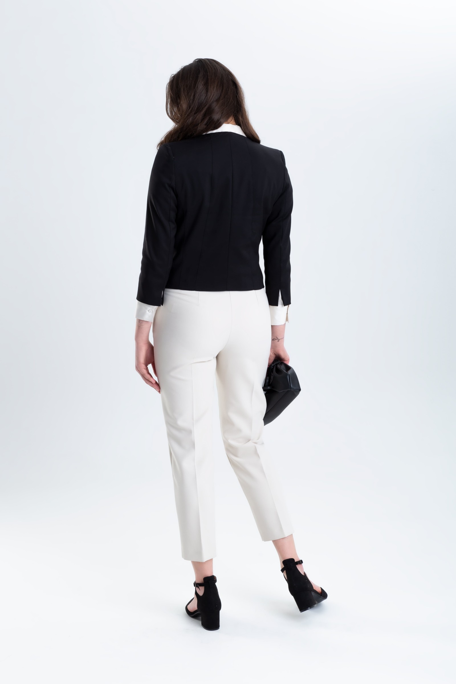 Klasyczny, elegancki żakiet typu chanel m646 Szulist