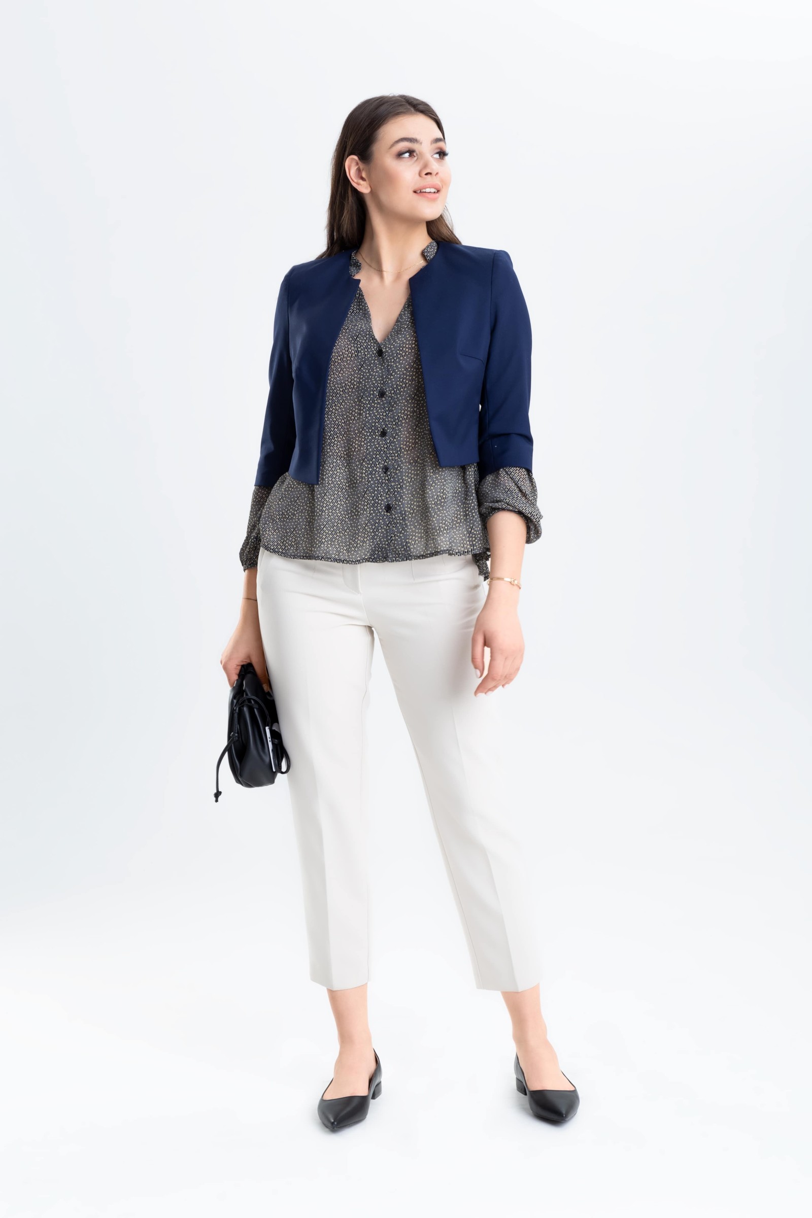 Minimalistyczny, krótki żakiet m681 Szulist