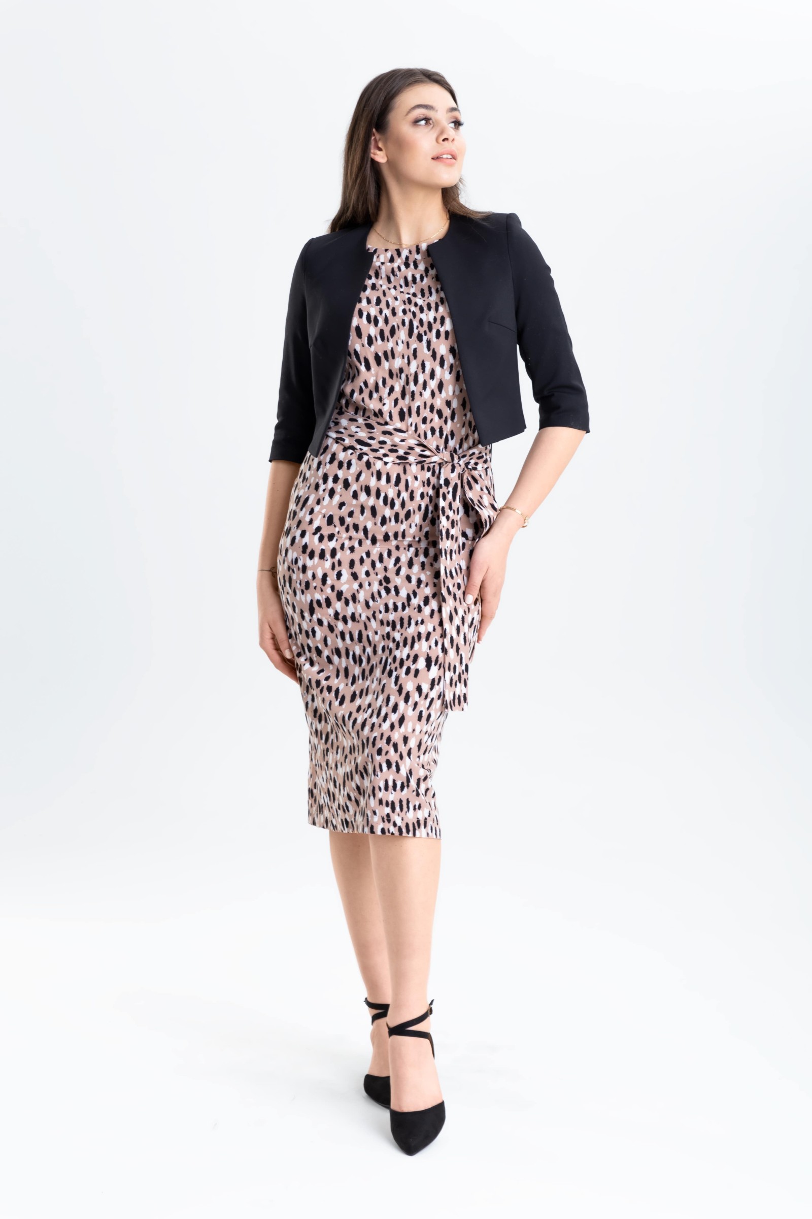 Minimalistyczny, krótki żakiet m681 Szulist